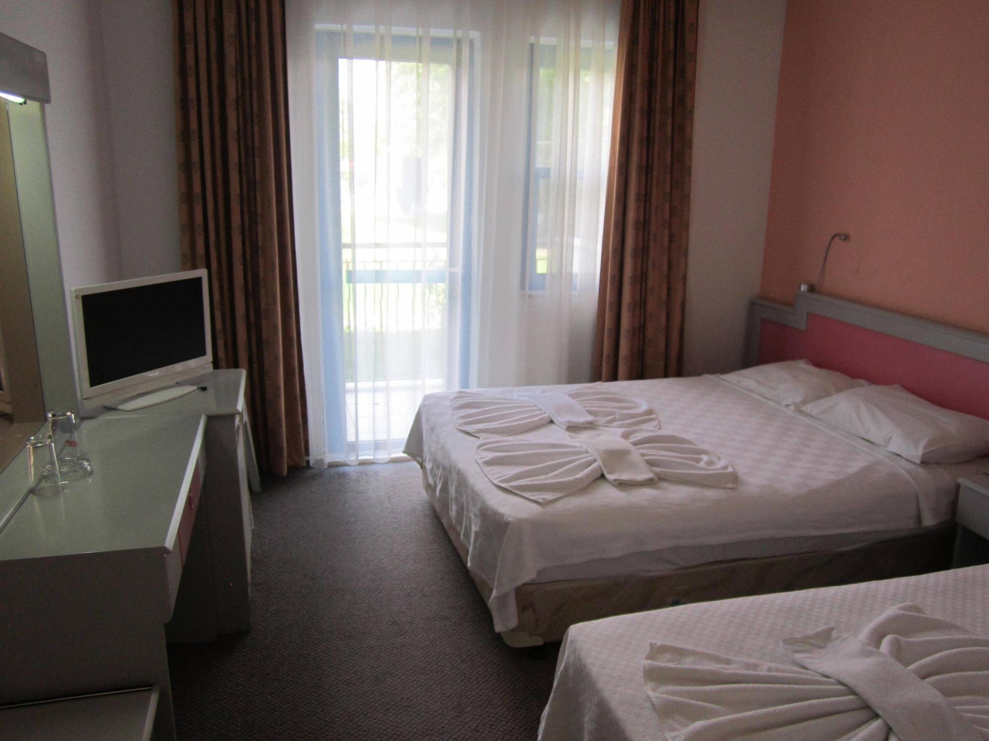Otel Aymes 3*